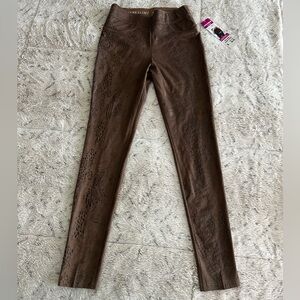 Luxe Slims Faux Leather Leggings in Brown
